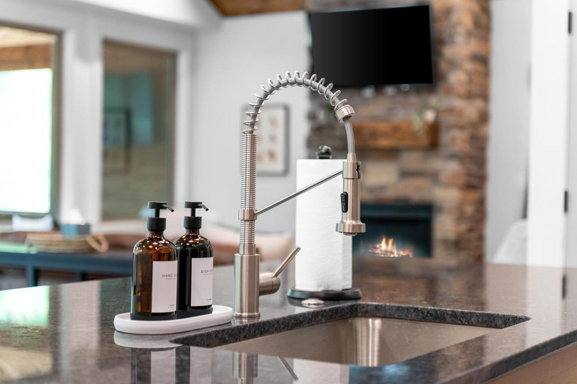 New Ozark Oasis Luxe Cabin Retreat With Hot Tub Hollister Ngoại thất bức ảnh